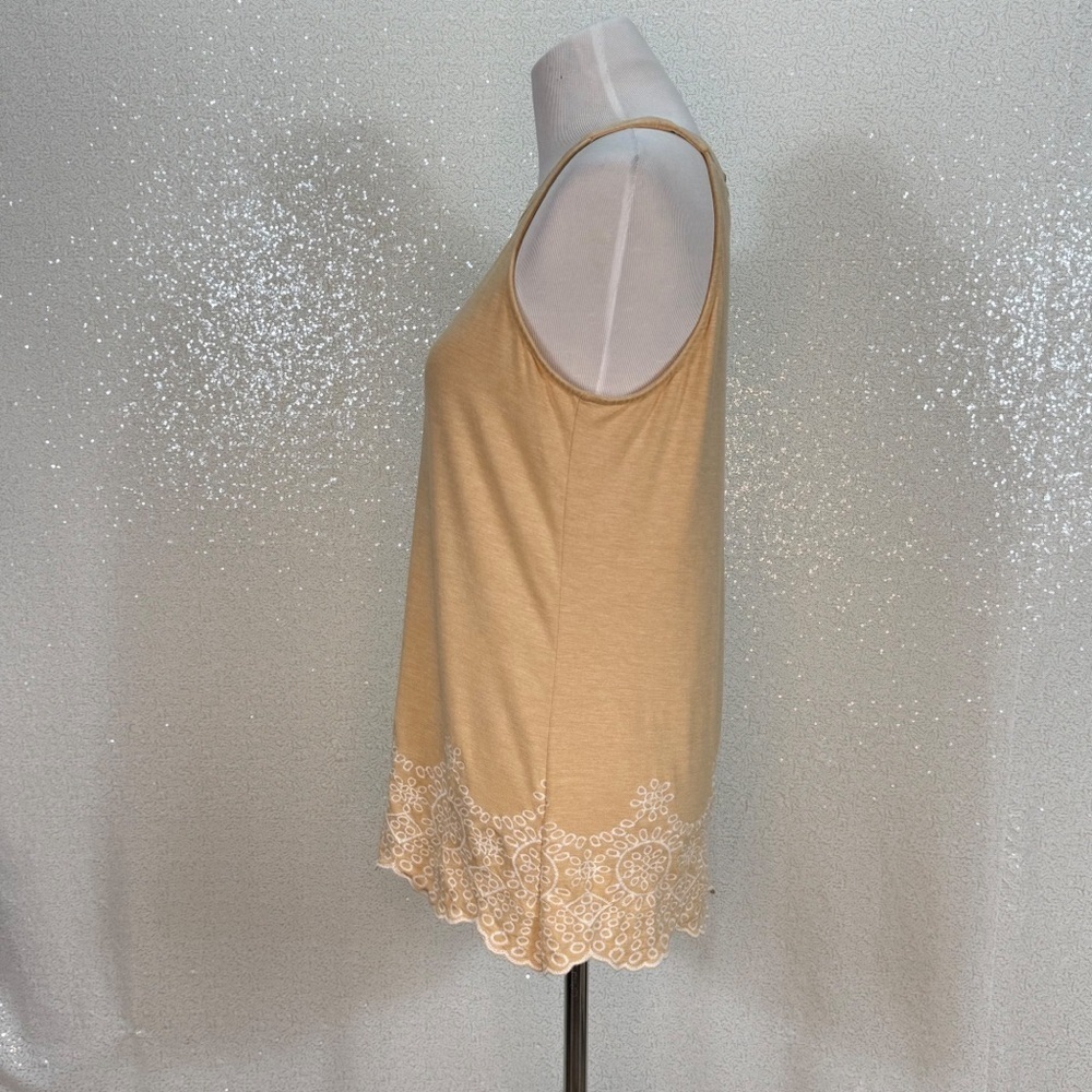 Adrianna Papell Tan Sleeveless Tunic Top Embroidered Scallop Hem Keyhole Back M - Picture 6 of 12